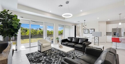 303 Indies DR W 202, Naples 34114, FL