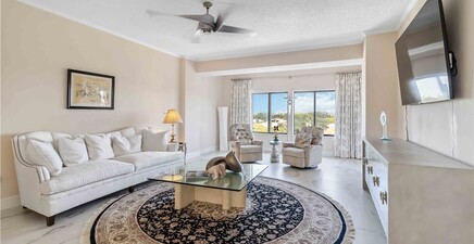 900 Arbor Lake DR 9-505, Naples 34110, FL