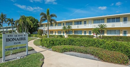 473 12th AVE S B13, Naples 34102, FL