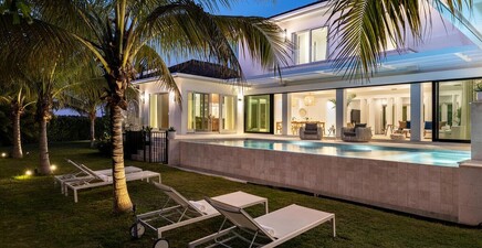 14 Sabre LN, Naples 34102, FL