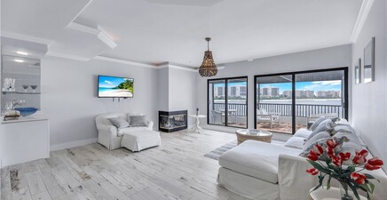 410 La Peninsula BLVD 410, Naples 34113, FL