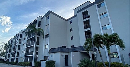 2121 Collier Ave 210, Fort Myers 33901, FL