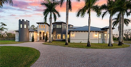 18528 Baseleg Ave , North Fort Myers 33917, FL