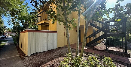 2835 Winkler Ave 201, Fort Myers 33916, FL