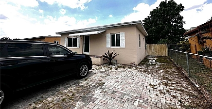 367 E 46th St , Hialeah 33013, FL