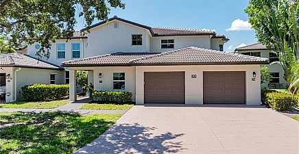 800 Diamond Cir 808, Naples 34110, FL