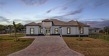 239 Blackstone Dr , Fort Myers 33913, FL