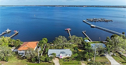 5060 Melbourne St , Port Charlotte 33980, FL