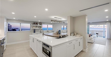 9051 Gulf Shore Dr 602, Naples 34108, FL