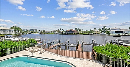 10562 Gulf Shore Dr 101/102, Naples 34108, FL