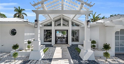 645 Park Shore Dr , Naples 34103, FL