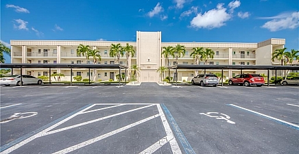 2111 Barkeley Ln 11, Fort Myers 33907, FL