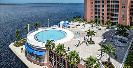 2745 1st St 701, Fort Myers 33916, FL