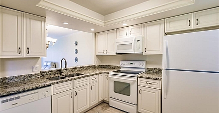 8715 Charter Club Cir 2, Fort Myers 33919, FL