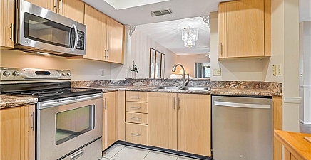 8366 Charter Club Cir 3, Fort Myers 33919, FL