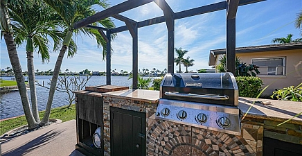 4536 Vinsetta Ave , North Fort Myers 33903, FL