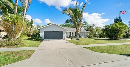 168 Marseille Dr , Naples 34112, FL