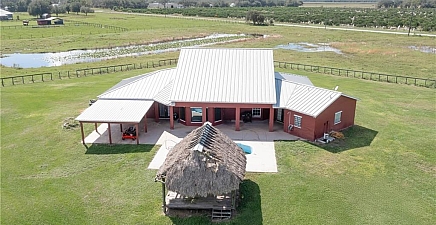 42 Clubhouse Rd , Venus 33960, FL