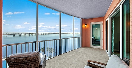 2745 1st St 801, Fort Myers 33916, FL