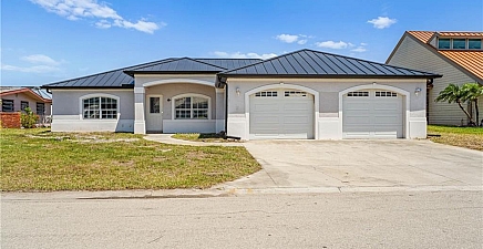 18307 Cutlass Dr , Fort Myers Beach 33931, FL