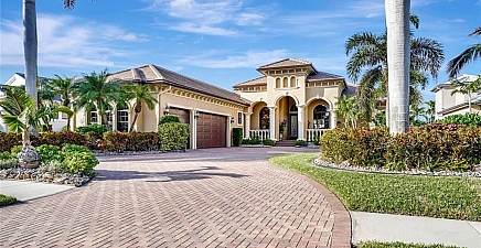 1813 Harbour Cir , Cape Coral 33914, FL