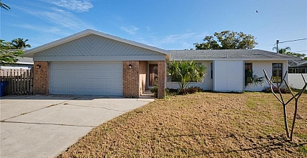 1374 Harbor View Dr , North Fort Myers 33917, FL