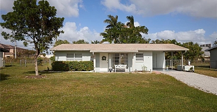 1449 Davis Dr , Fort Myers 33919, FL