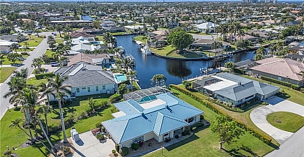 1090 N Waterway Dr , Fort Myers 33919, FL