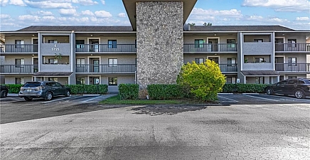 5725 Gage Ln E102, Naples 34113, FL