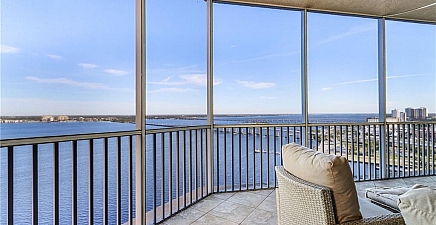 2090 W First St 2105, Fort Myers 33901, FL