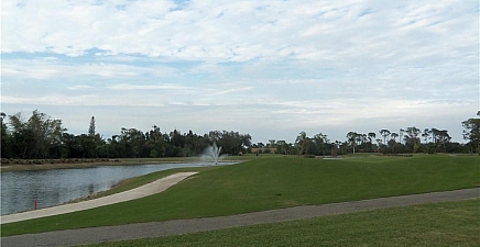 5565 Trailwinds Dr 216, Fort Myers 33907, FL