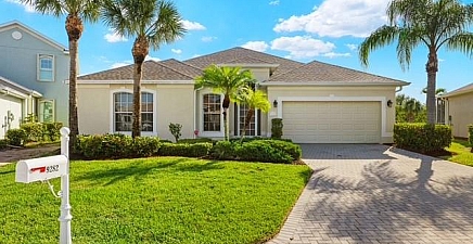 9282 Palm Island Cir , North Fort Myers 33903, FL