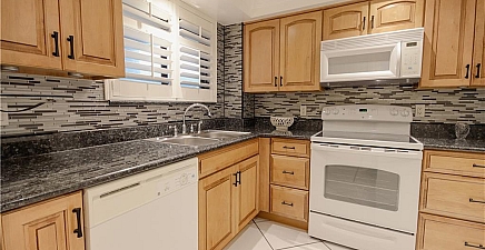 2121 Collier Ave 406, Fort Myers 33901, FL