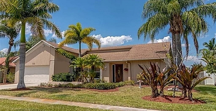 3739 Kingston Blvd , Sarasota 34238, FL