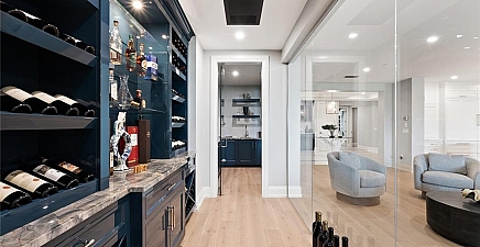 1820 Gulf Shore Blvd N 302-303, Naples 34102, FL