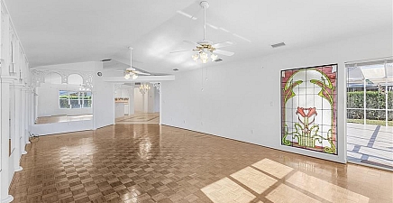 9439 Palm Island Cir , North Fort Myers 33903, FL