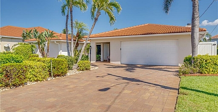 5331 Mayfair Ct , Cape Coral 33904, FL