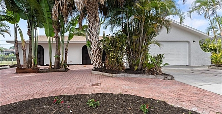 8925 Dorchester St , Fort Myers 33907, FL