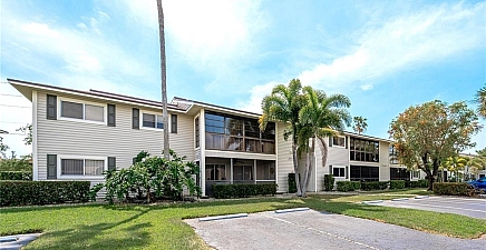 8101 S Woods Cir 1, Fort Myers 33919, FL