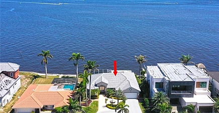 5727 Riverside Dr , Cape Coral 33904, FL