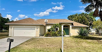 61 Pierce St , Lehigh Acres 33936, FL