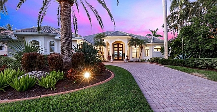 1819 Harbour Cir , Cape Coral 33914, FL