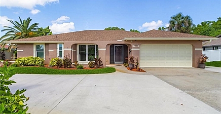 4225 Glasgow Ct , North Fort Myers 33903, FL